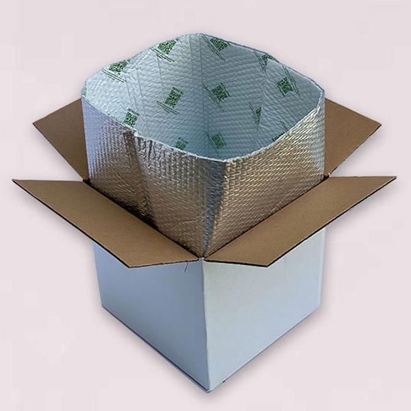 Metalized insulated box liner